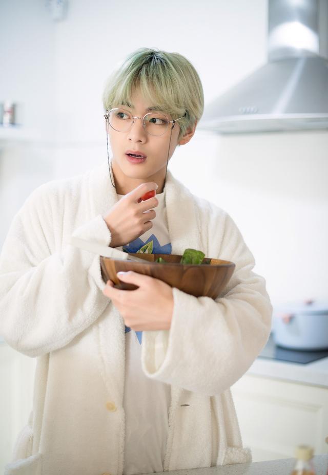 防弹少年团|防弹少年团的V成为第一个日本热门歌曲排行榜冠军韩国歌手