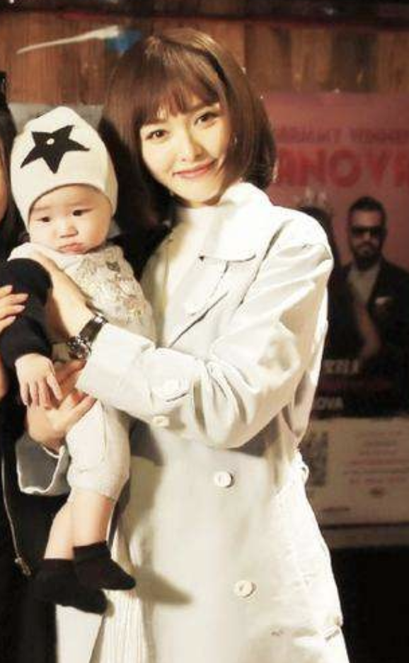 唐嫣|双胞胎是假的！唐嫣自曝生的是女儿，罗晋为照顾妻女苍老又疲惫