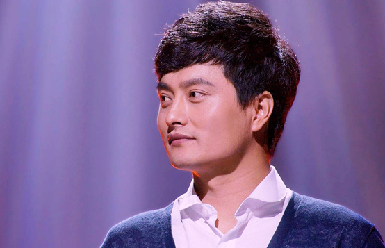 星光大道|《星光大道》走红以后就抛弃妻女？真相是这位歌手值得我们尊敬