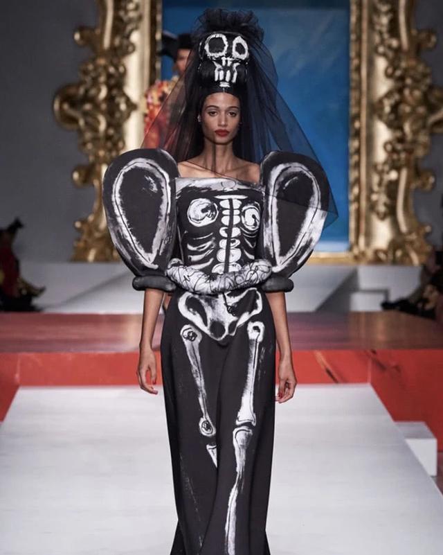 毕加索|Moschino2020春夏脑洞无极限！毕加索风格，调色盘、画框变包包