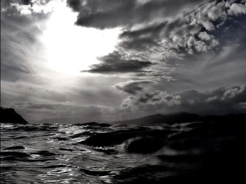 卡利达斯|为了寻找宁静，她离开城市，在岛上生活了16年