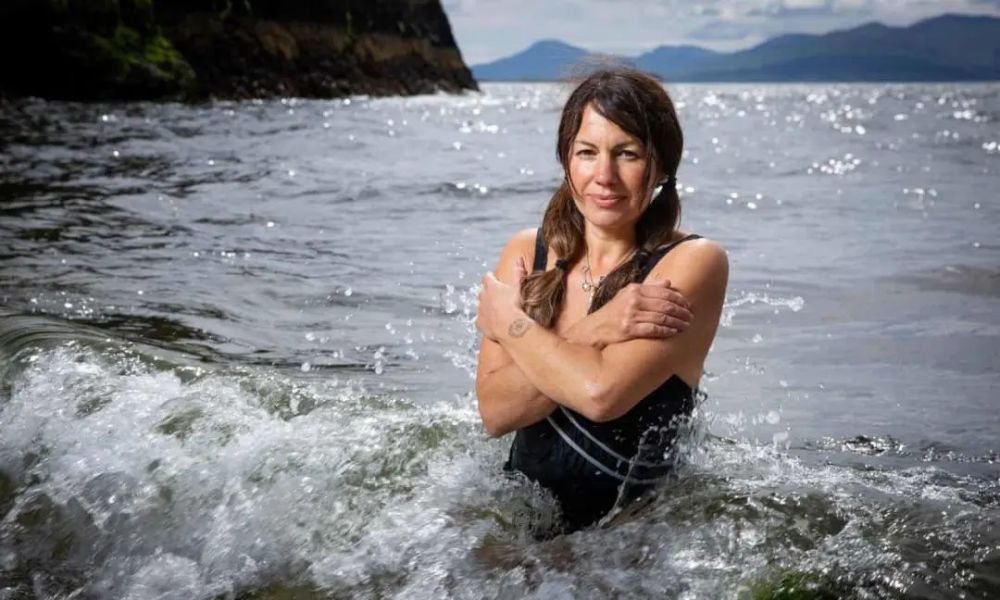 卡利达斯|为了寻找宁静，她离开城市，在岛上生活了16年