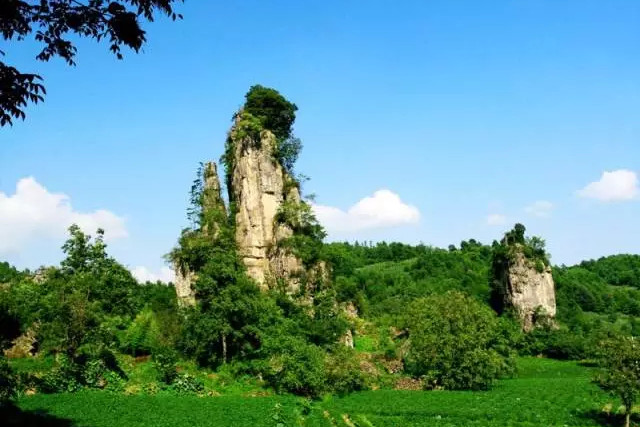 四川有座避暑名山，坐落在川陕交界地