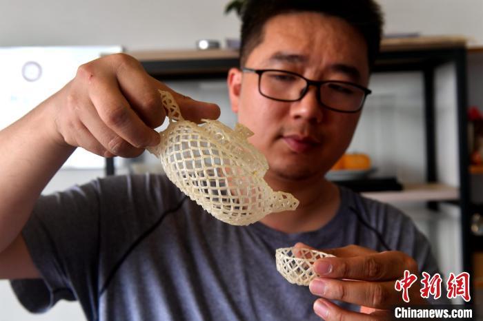 陈国锐|米粒缀连成艺术品 福州青年重拾失传技艺