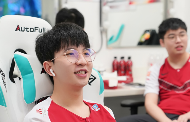 LPL比分预测：WE能否顺利拿下OMG晋级季后赛？