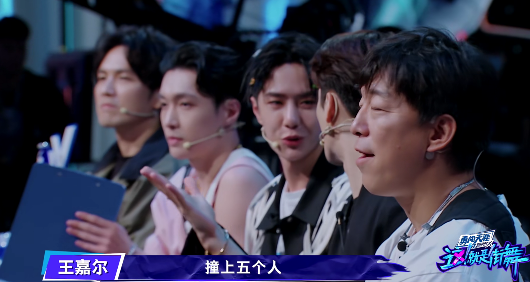 王嘉尔|钟汉良无理由放弃投票，王嘉尔追问原因，黄渤实力控场凸显情商