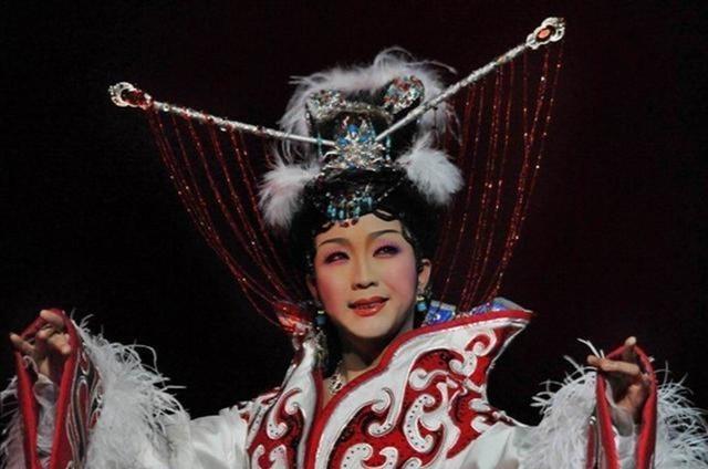 国家一级演员|19岁欲投河自尽，跟着乞丐要饭，国家一级演员李玉刚成名血泪史