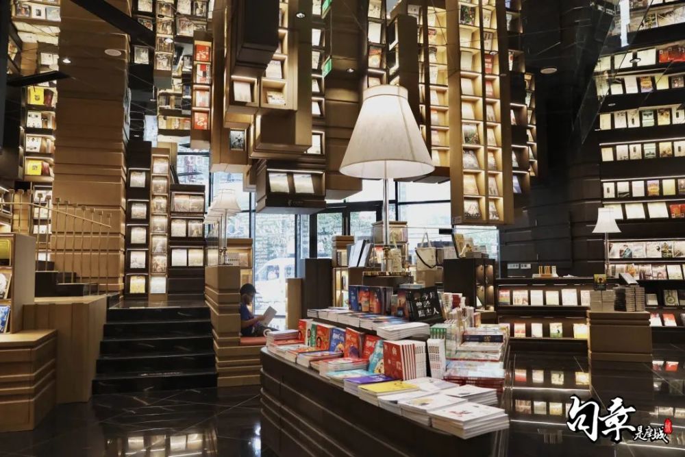 书店|这家颜值与实力并存的书店，是我理想中书店的模样
