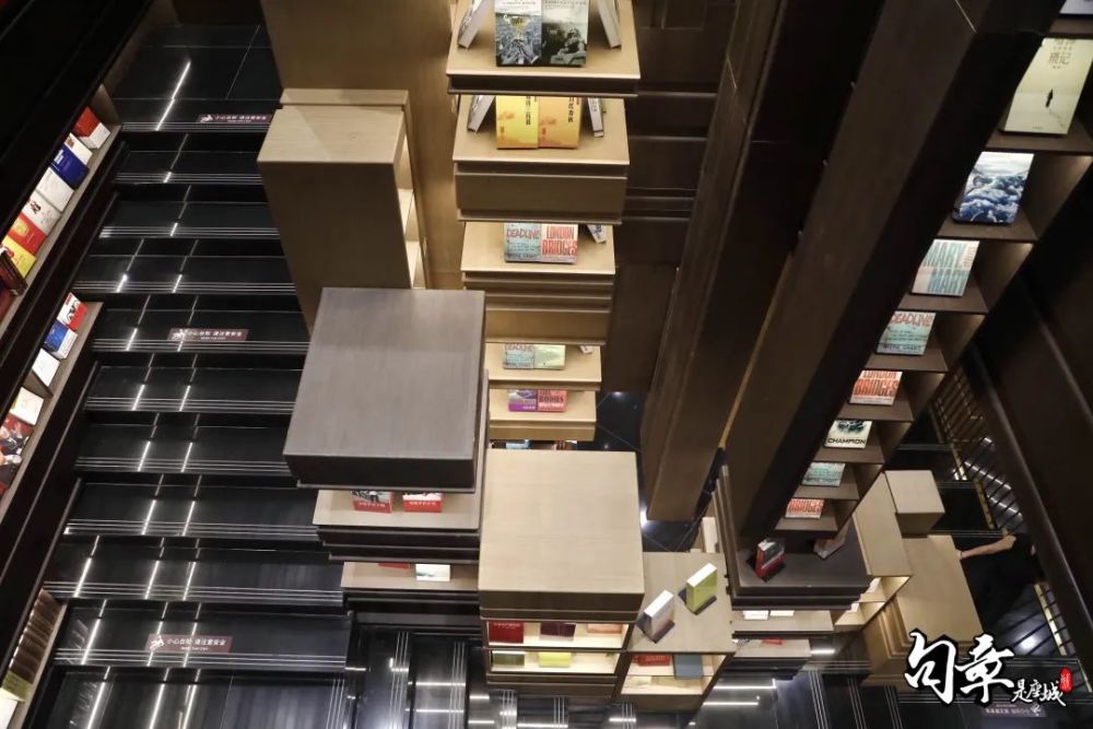 书店|这家颜值与实力并存的书店，是我理想中书店的模样