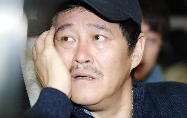 赵本山|赵本山禁止直播，郭德纲带徒直播，同样是师父，为何差别这么大？