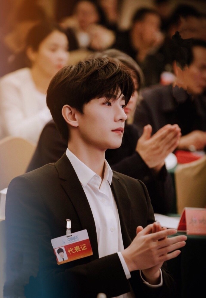 你是我的荣耀|《你是我的荣耀》官宣，杨洋迪丽热巴主演，肖战郑爽终究是炮灰