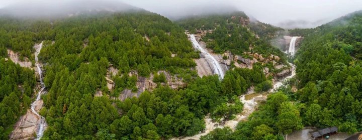 雨后泰山黑龙潭惊现“云龙三现”，蔚为壮观