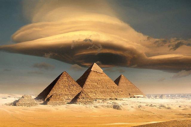 深層探討埃及金字塔密碼  笑談人生 + 午夜私語