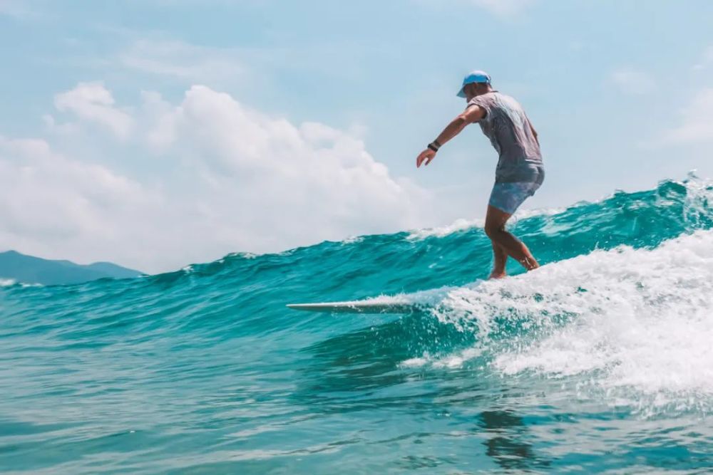 夏日冲浪季,我们采访了几位冲浪达人_腾讯新闻