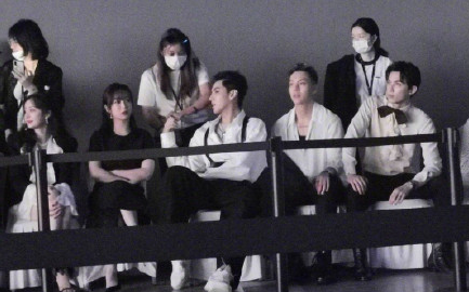 杨紫|杨紫被杨幂艳压？两人同框，杨紫被指像杨幂的助理，侧颜撞杜华！