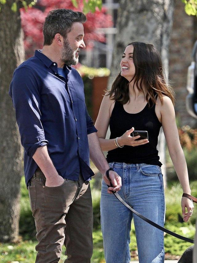 阿黛尔|阿黛尔暴瘦近照又双叒惊呆全世界！网友完全认不出：你到底是谁