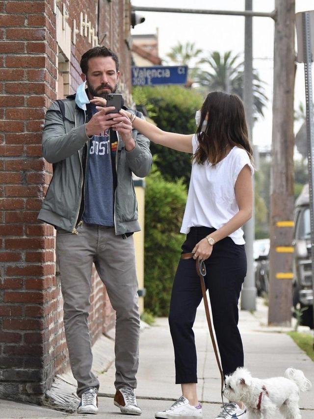 阿黛尔|阿黛尔暴瘦近照又双叒惊呆全世界！网友完全认不出：你到底是谁