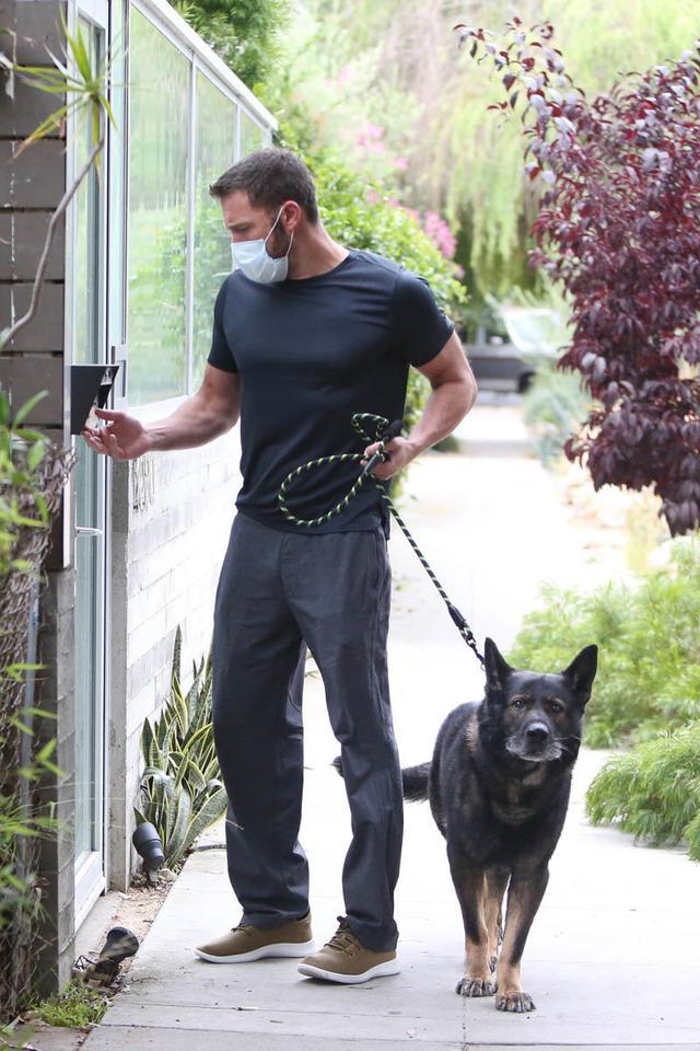 阿黛尔|阿黛尔暴瘦近照又双叒惊呆全世界！网友完全认不出：你到底是谁