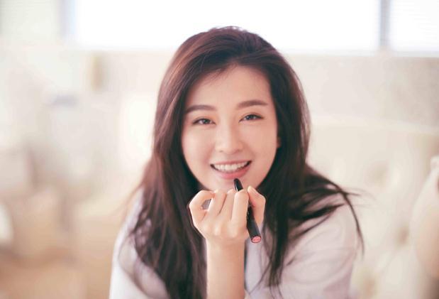 吴亦凡|今天星品大赏红毯亮相，可谓众星云集，吴亦凡参加了杨紫为何没去