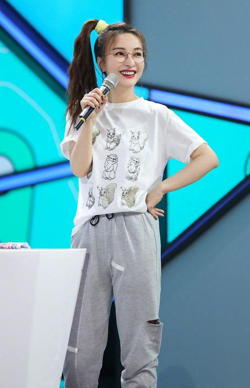 吴昕|吴昕侧空翻惊呆众人，公演惊喜连连，还在质疑她的业务能力？