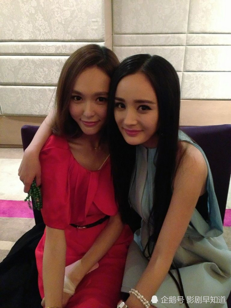 唐嫣|唐嫣产后首秀，否认双胞胎谣言，和好闺蜜杨幂穿同品牌亮相