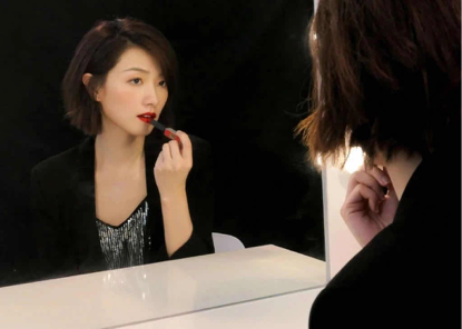 万茜|装清高、装文化人、装单身……想问问她们装得累不累？