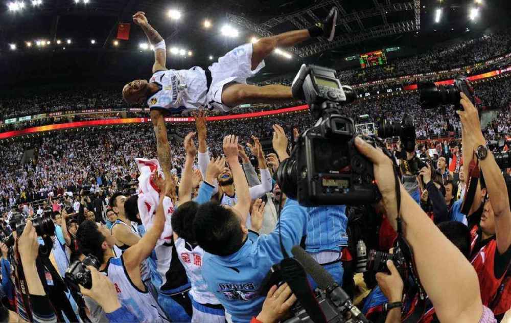 季后赛|后马布里时代最佳！破三年之困＋5年后返四强 京粤大战又要来了