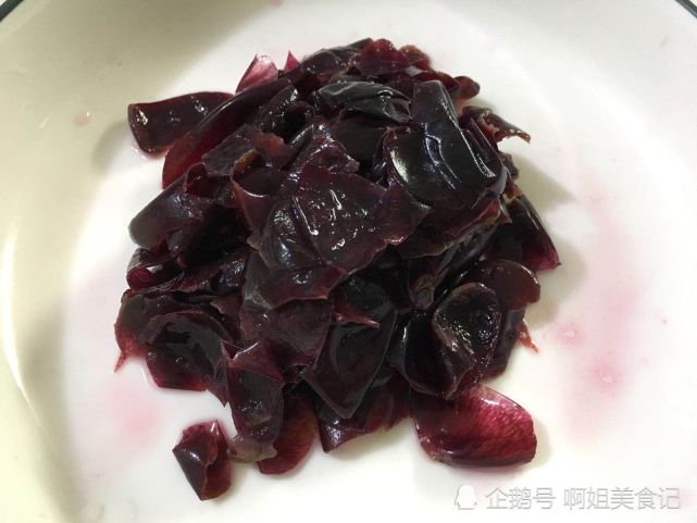 葡萄皮千万别扔了,做成果冻,冰凉q弹,孩子们都抢着吃