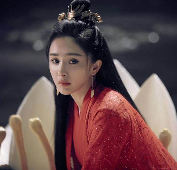 迪丽热巴|《青簪行》引期待，《长歌行》预告也跟上，杨紫热巴再被比较