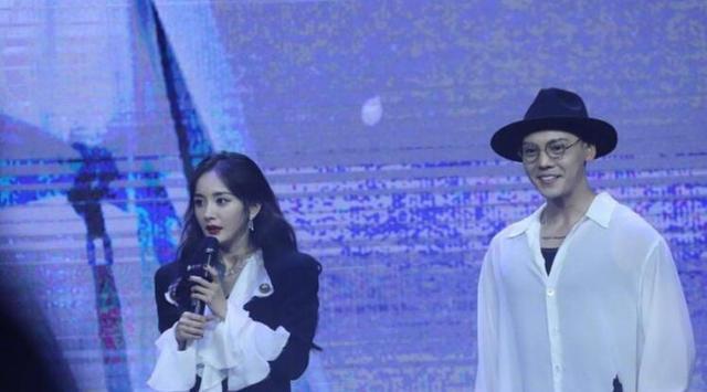 杨幂|扎心！继鞠婧祎被大风“陷害”后，杨幂出席《斛珠夫人》发布会被大风曝缺点