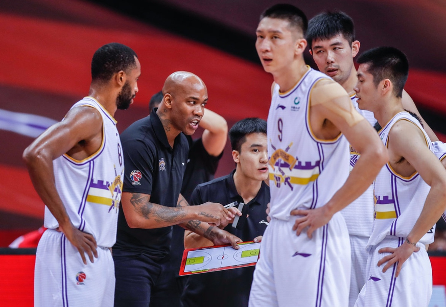 易建联|一黑到底？阿联受伤最大受益者非京辽 马布里或再创奇迹