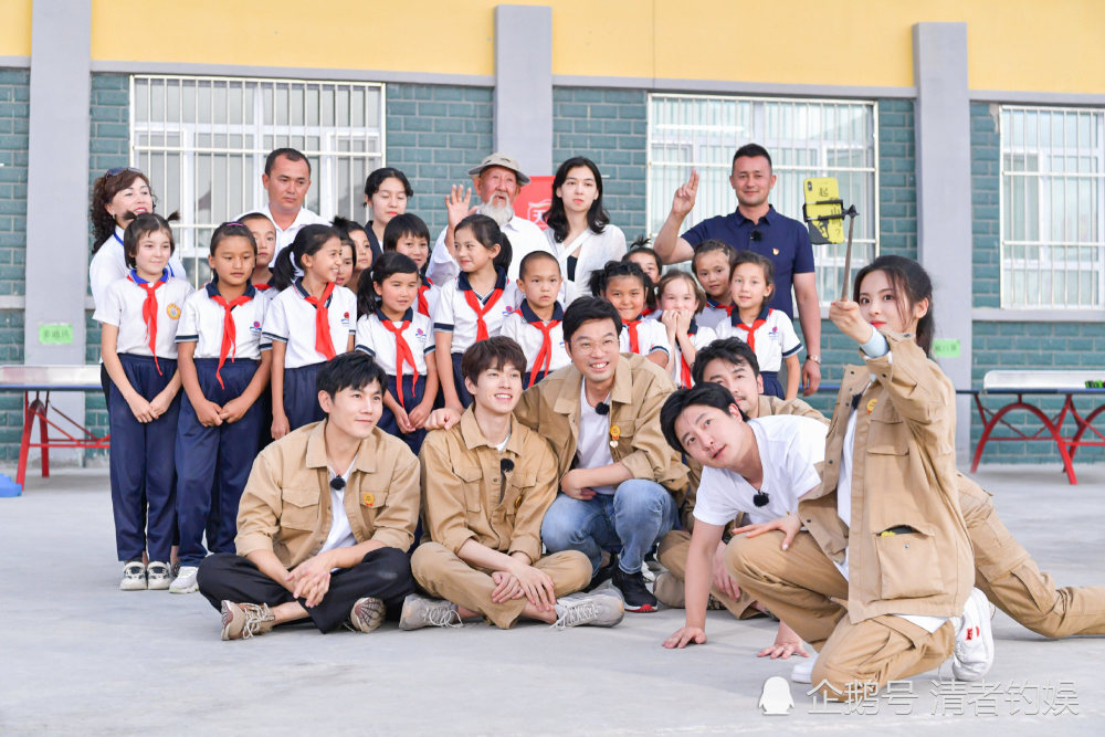 杨超越|杨超越《极限挑战》最新美照来袭，综艺感十足，生日撞上成团时长