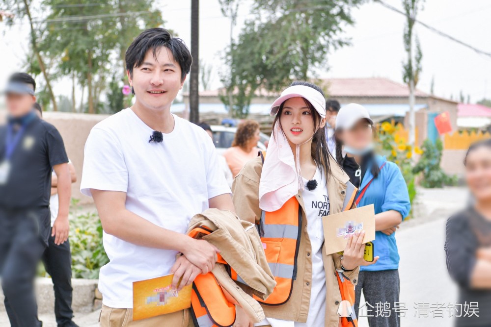 杨超越|杨超越《极限挑战》最新美照来袭，综艺感十足，生日撞上成团时长