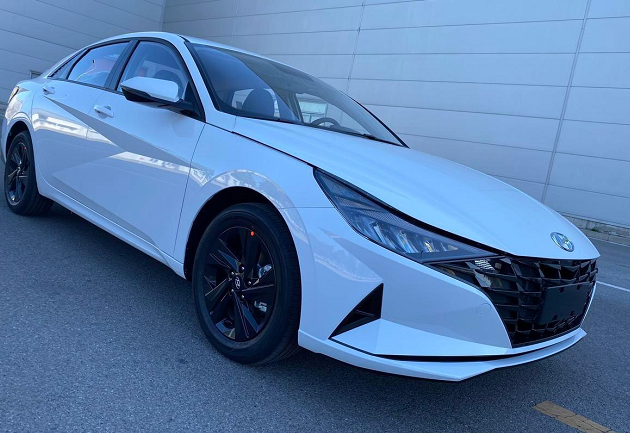 全新现代伊兰特现身,车长4676mm,换装电子档杆,比朗逸大一圈!