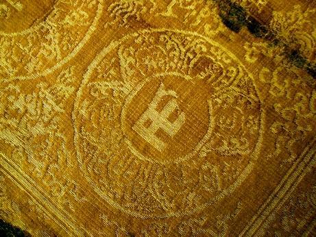 拍卖会|“乾隆的裹尸布”，竟然拍出6550万天价，它凭什么这么贵？