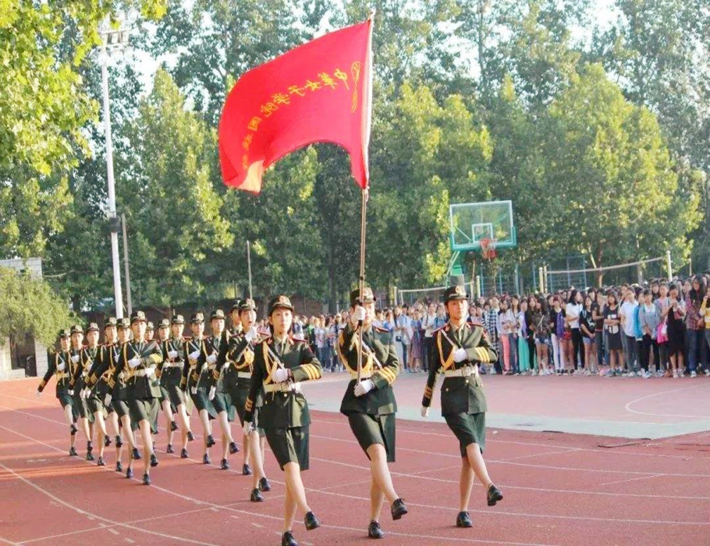 大学|国内最“独特”的大学，是很多男生向往之地，一共拥有四个校区