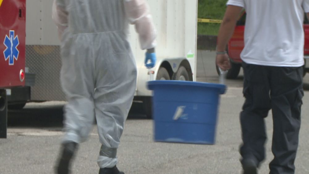 公墓|家属打开40年前买的墓地下葬亲人，里面却躺了一具陌生人遗体