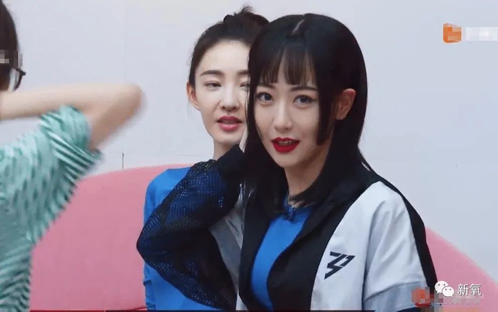 白冰|哭上热搜都是演的吗？她怕是浪姐里最心机的两面派了…