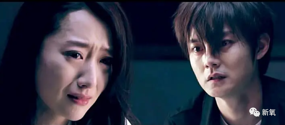 白冰|哭上热搜都是演的吗？她怕是浪姐里最心机的两面派了…