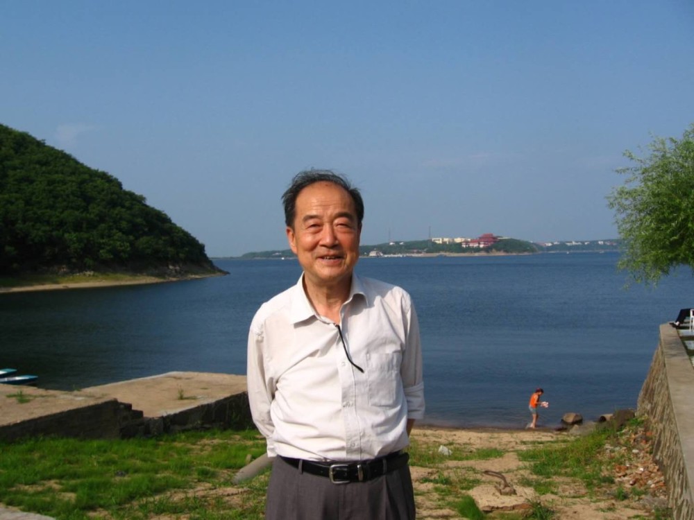 邵燕祥|当代诗人邵燕祥去世，享年87岁