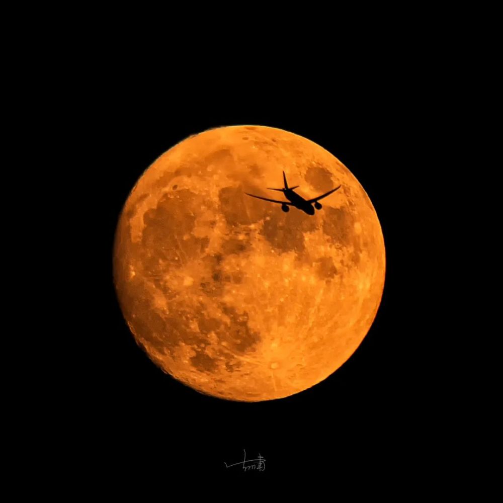 英仙座流星雨|昨晚上超级大月亮错过了？100年仅有6次的奇观，今晚上演！