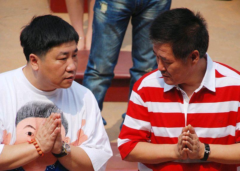 赵本山,宋丹丹,刘流三人还一同表演了小品《火炬手》