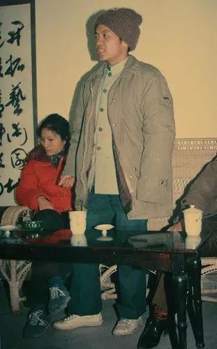 桑木耳|顾城杀妻13年后，儿子桑木耳不识中文，不知父母死亡真相