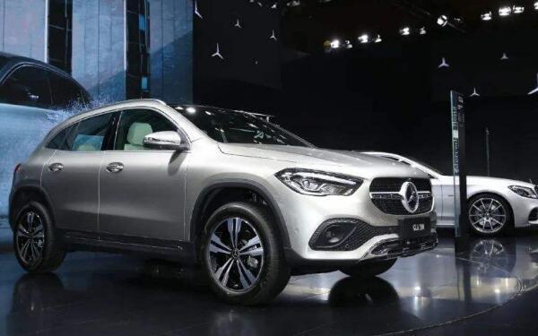 这款车性价比很高|紧凑型suv|钢琴烤漆|奔驰|奔驰suv|奔驰gla