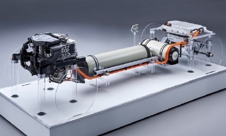 12斤氢气 能跑500公里！宝马首款氢燃料量产车进展公布