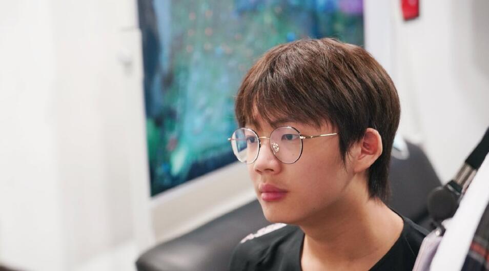 LPL饭堂夜你认为的赛季MVP是谁？赵俊日要投票小乐言