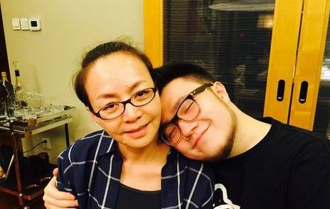 王志飞|最惨星二代？爱音乐却被老戏骨的父亲不耻，当众诉其没出息