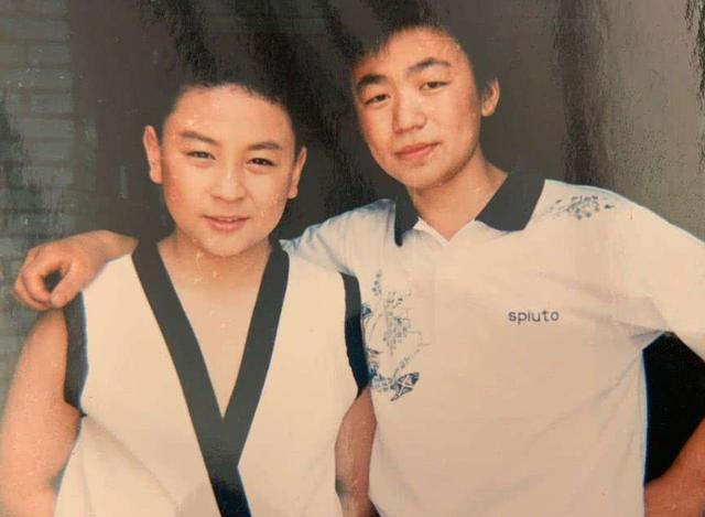 王宝强|王宝强戴名表回少林，被指故意炫富引争议，网友：释永信了解一下