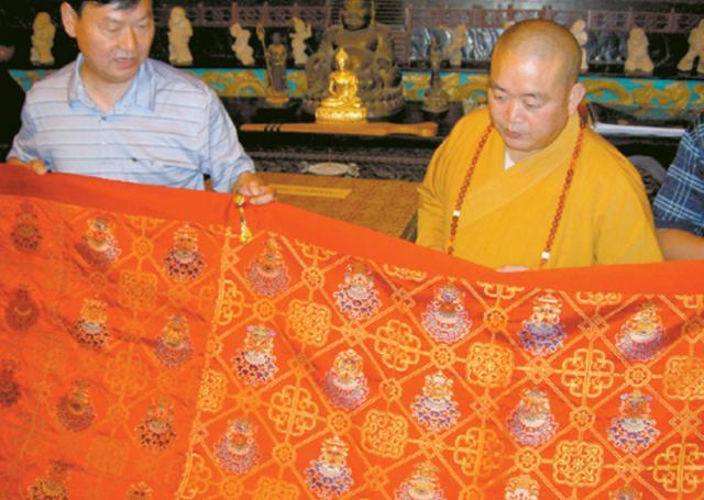 王宝强|王宝强戴名表回少林，被指故意炫富引争议，网友：释永信了解一下