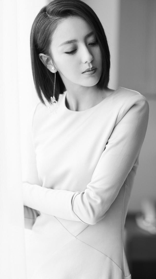 新疆姑娘佟丽娅时尚美图